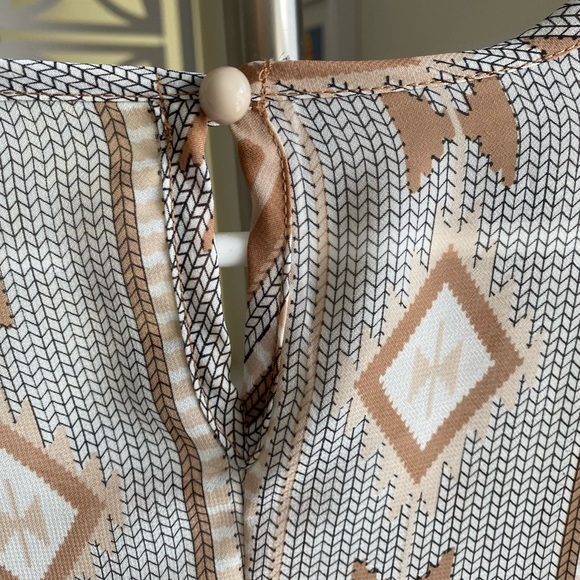 🕜 Anthropologie | See You Monday | Boho Aztec Fringe Poncho | Taupe | M | Flaw - Picture 6 of 10